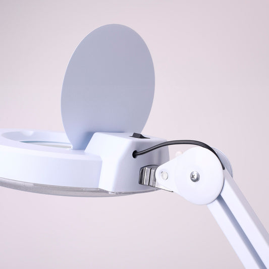 Lampara Lupa Con Luz Led Pedestal Rueda Cosmetologia