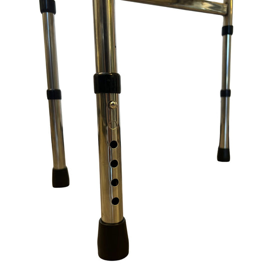 Silla para ducha con apoya brazos